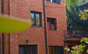 Taras House